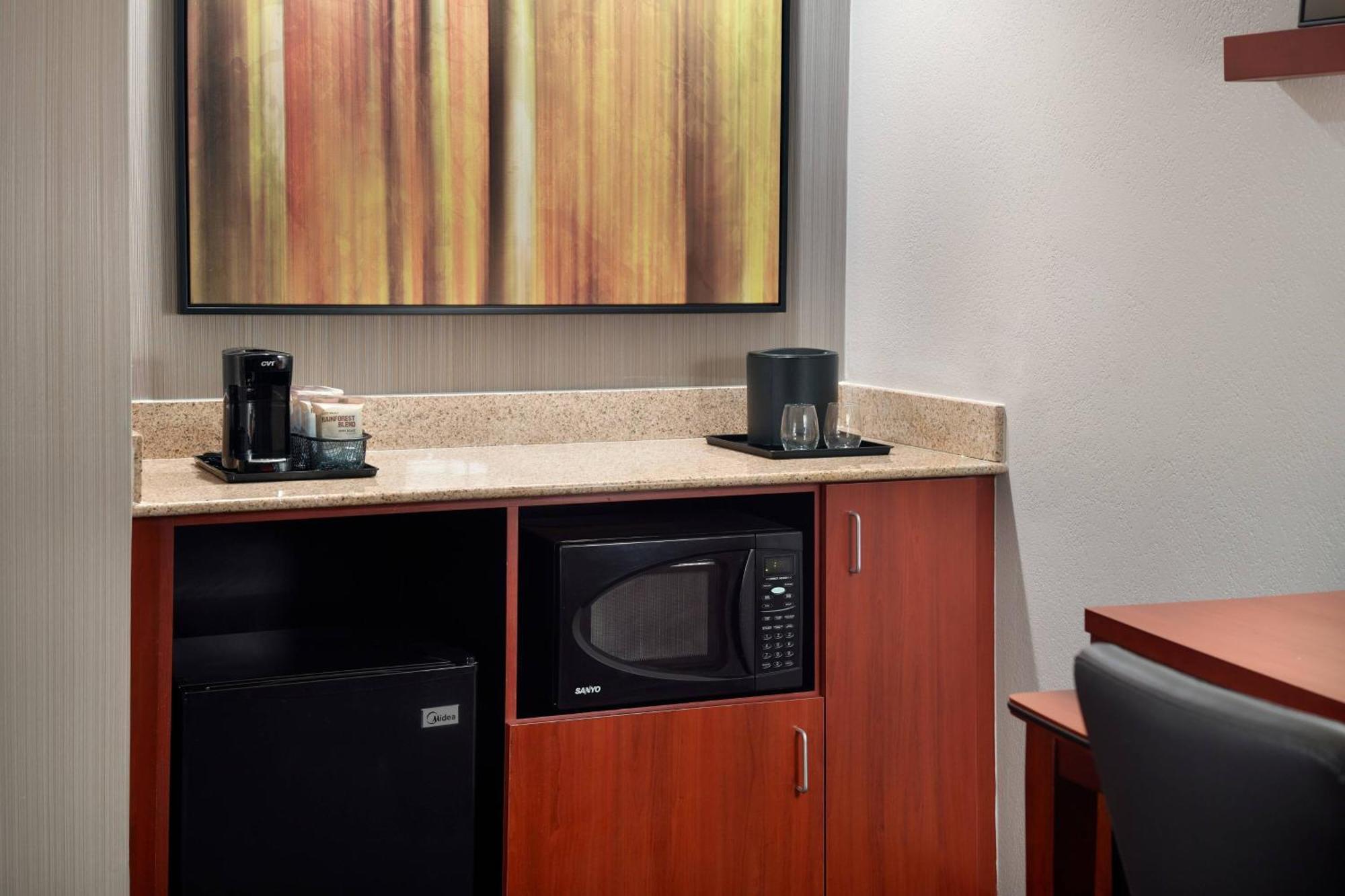 Courtyard By Marriott Raleigh Cary Hotel Exterior foto